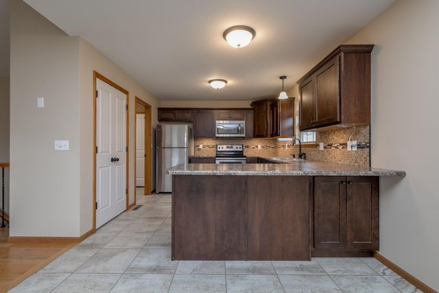 3703 CLYDESDALE DR, Columbia, MO 65202