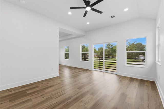 732 Azalea St, Prairie View, TX 77484