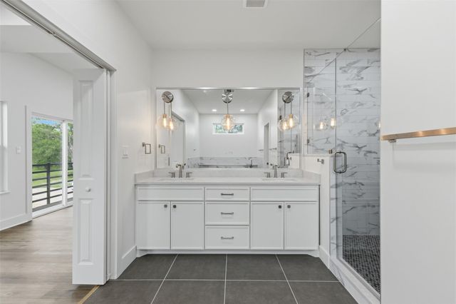 732 Azalea St, Prairie View, TX 77484