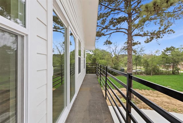 732 Azalea St, Prairie View, TX 77484