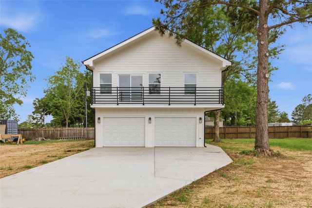 732 Azalea St, Prairie View, TX 77484