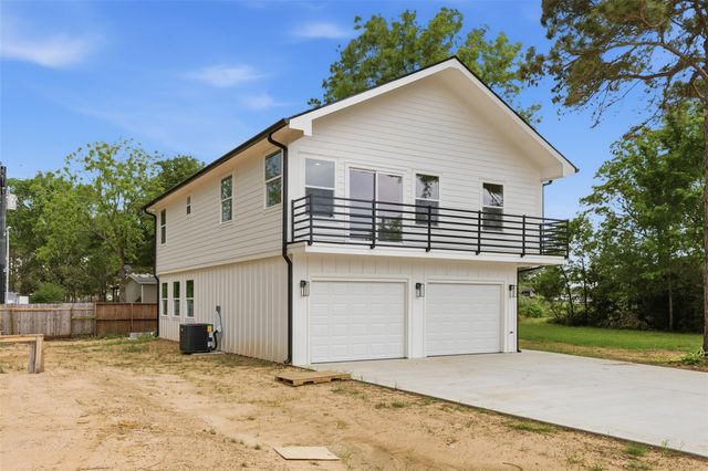 732 Azalea St, Prairie View, TX 77484