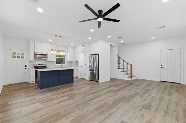 732 Azalea St, Prairie View, TX 77484