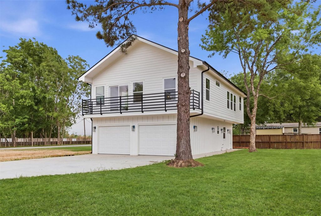 732 Azalea St, Prairie View, TX 77484