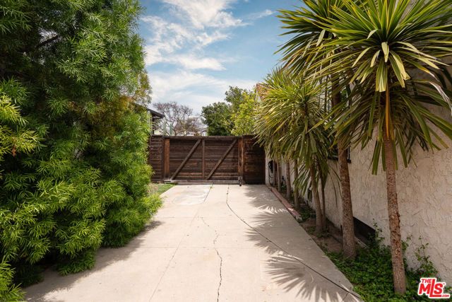 4240 E 6th Street, Long Beach, CA 90814