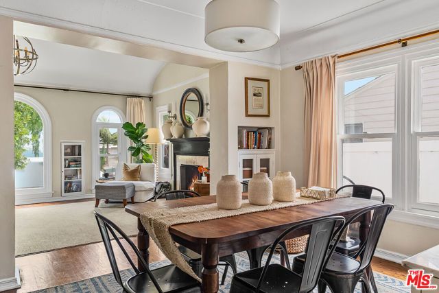 4240 E 6th Street, Long Beach, CA 90814