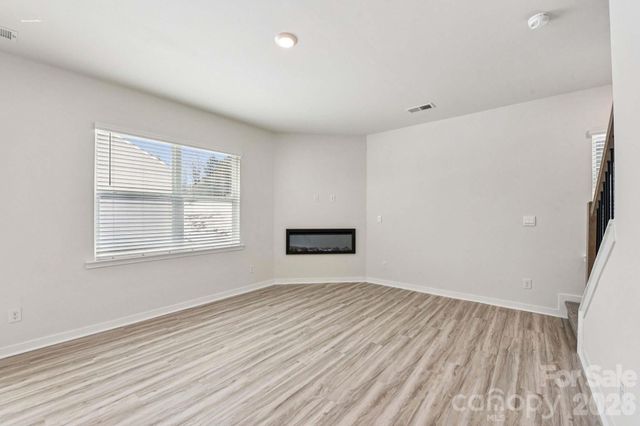 618 Dazzle Loop, Newton, NC 28658