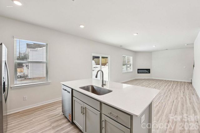 618 Dazzle Loop, Newton, NC 28658