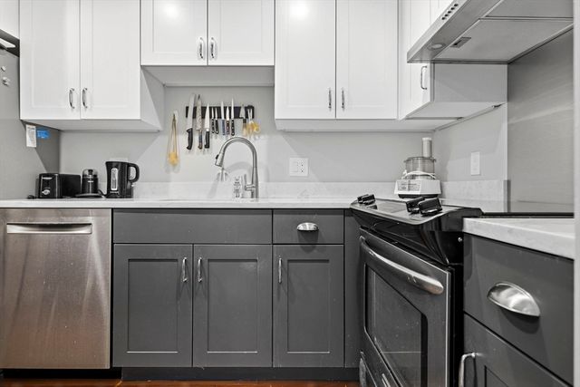 2 Clarendon St 301, Boston, MA 02116