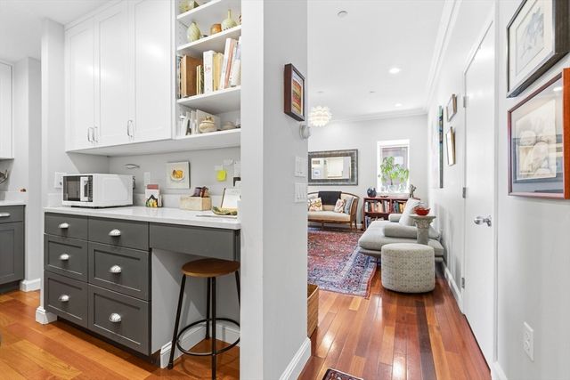 2 Clarendon St 301, Boston, MA 02116