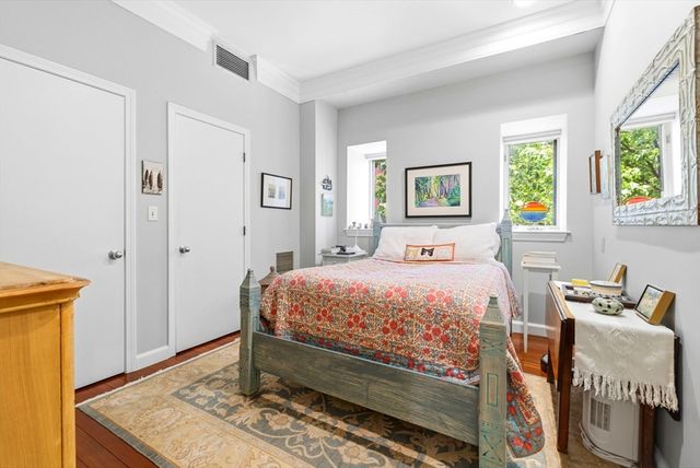 2 Clarendon St 301, Boston, MA 02116