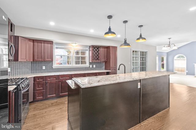 36 MORNINGMIST DR, Fredericksburg, VA 22406