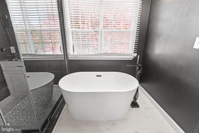 36 MORNINGMIST DR, Fredericksburg, VA 22406