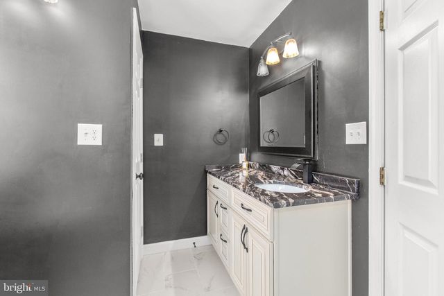 36 MORNINGMIST DR, Fredericksburg, VA 22406