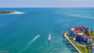 504 La Peninsula BLVD 504, Naples, FL 34113