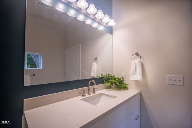 132 N State Street, Haw River, NC 27258