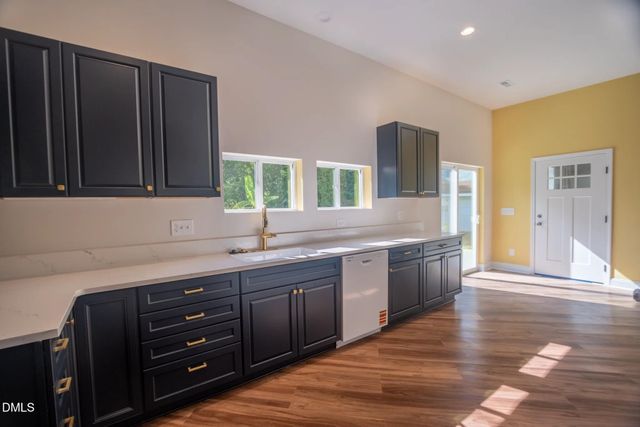 132 N State Street, Haw River, NC 27258