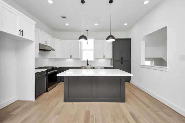 721 Marcella Street F, Houston, TX 77091