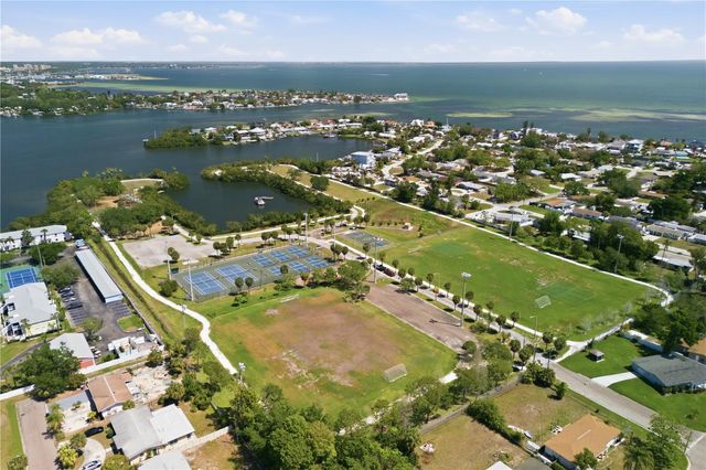 3871 MARINER DRIVE, St Petersburg, FL 33705