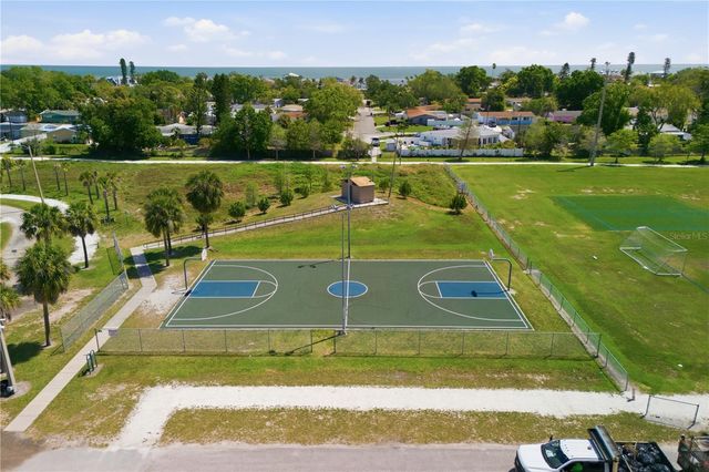 3871 MARINER DRIVE, St Petersburg, FL 33705