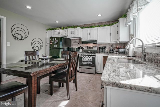 112 E PARK AVE, Williamstown, NJ 08094
