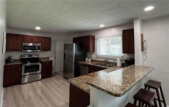 437 Mango DR, Virginia Beach, VA 23451