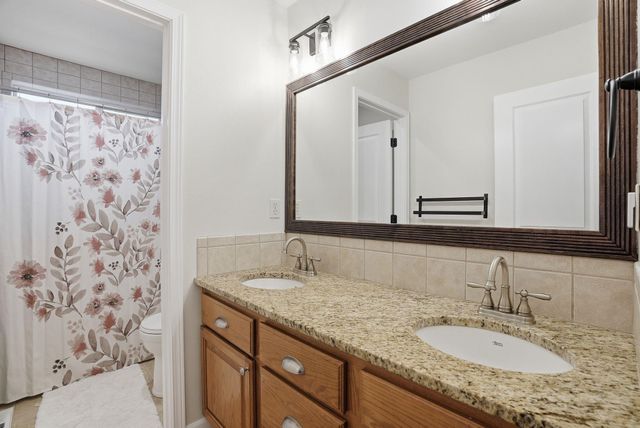 9006 N Rosebury Ln, Spokane, WA 99208