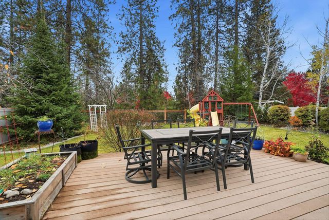 9006 N Rosebury Ln, Spokane, WA 99208