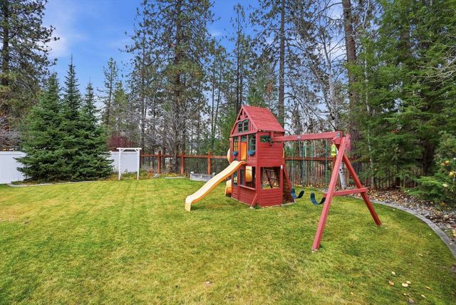 9006 N Rosebury Ln, Spokane, WA 99208