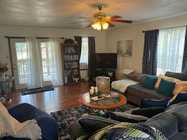 10833 Battlefield Memorial Highway, Berea, KY 40403