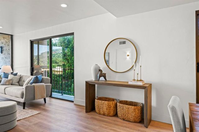 2500 Torrey Pines Rd 305, La Jolla, CA 92037