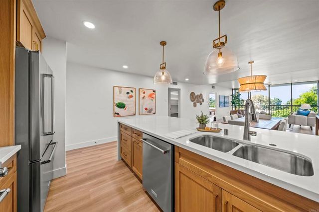 2500 Torrey Pines Rd 305, La Jolla, CA 92037