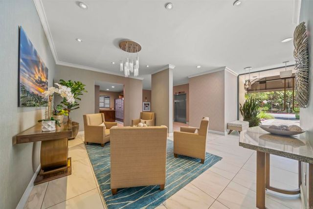 2500 Torrey Pines Rd 305, La Jolla, CA 92037