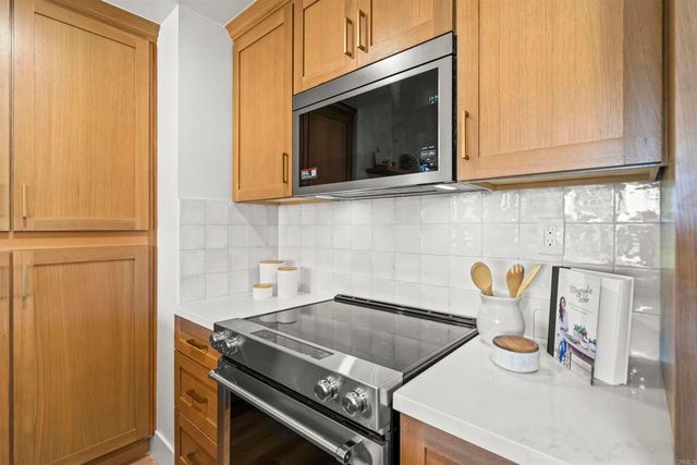 2500 Torrey Pines Rd 305, La Jolla, CA 92037