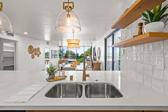 2500 Torrey Pines Rd 305, La Jolla, CA 92037