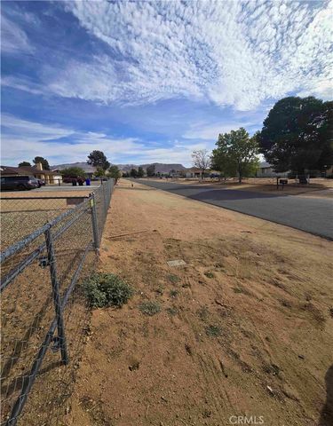 22684 Powhatan, Apple Valley, CA 92308