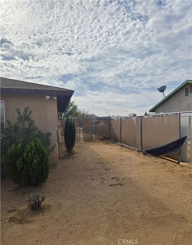 22684 Powhatan, Apple Valley, CA 92308