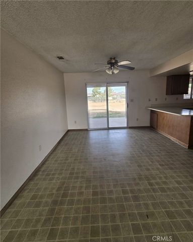 22684 Powhatan, Apple Valley, CA 92308