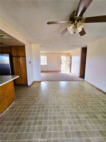 22684 Powhatan, Apple Valley, CA 92308