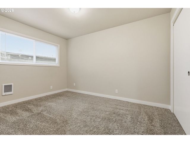 822 S COLUMBIA St, Newberg, OR 97132