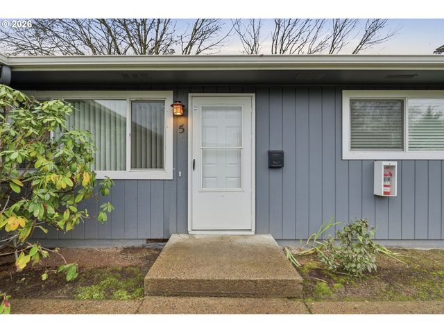 822 S COLUMBIA St, Newberg, OR 97132
