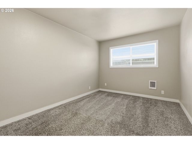 822 S COLUMBIA St, Newberg, OR 97132
