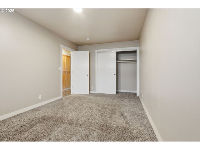 822 S COLUMBIA St, Newberg, OR 97132