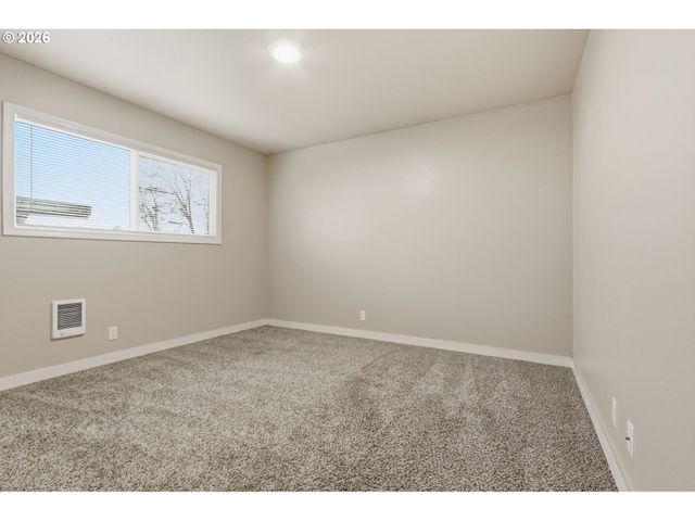 822 S COLUMBIA St, Newberg, OR 97132
