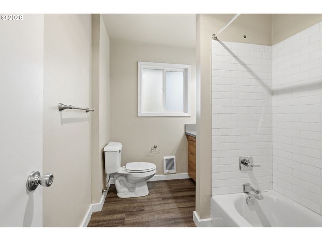 822 S COLUMBIA St, Newberg, OR 97132