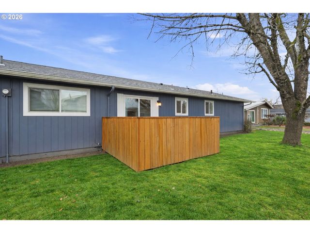 822 S COLUMBIA St, Newberg, OR 97132