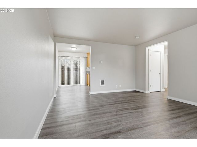 822 S COLUMBIA St, Newberg, OR 97132