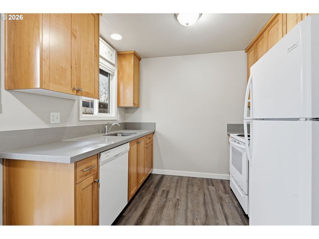 822 S COLUMBIA St, Newberg, OR 97132