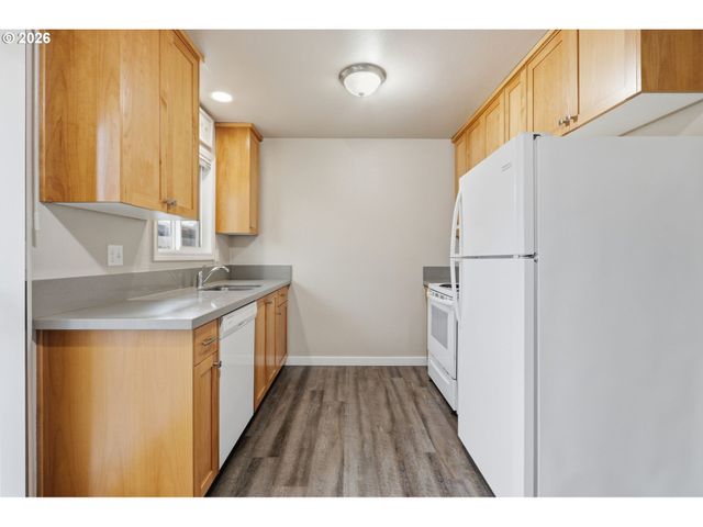822 S COLUMBIA St, Newberg, OR 97132