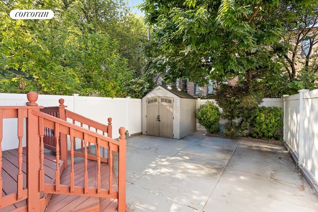 929 GATES Avenue, New York City, NY 11221